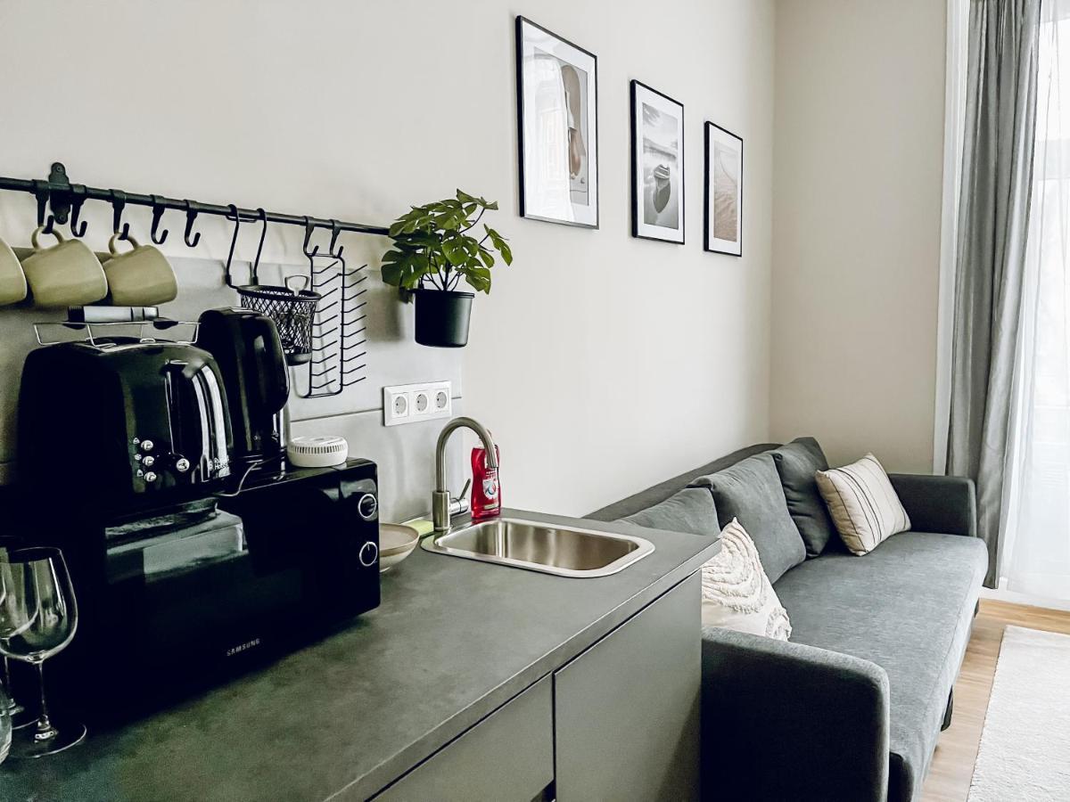 T32 Modern *