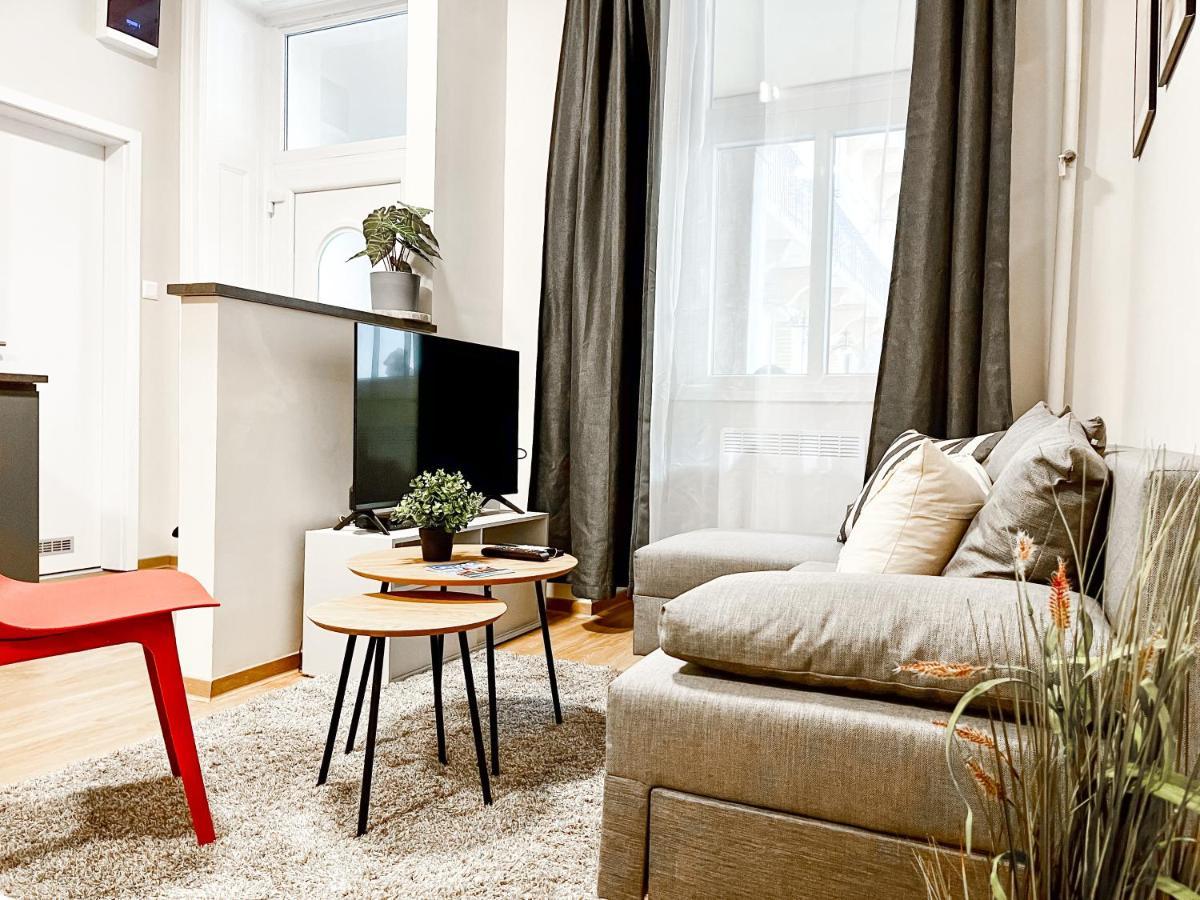 Apartament T32 Modern